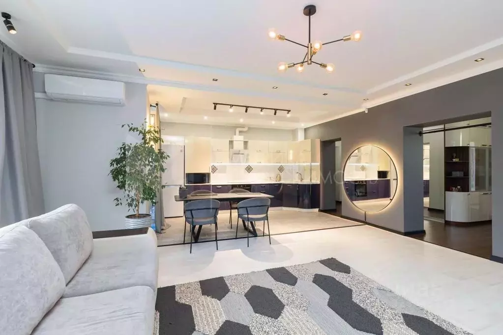 2-к кв. Тюменская область, Тюмень ул. Циолковского, 7к2 (81.4 м) - Фото 1