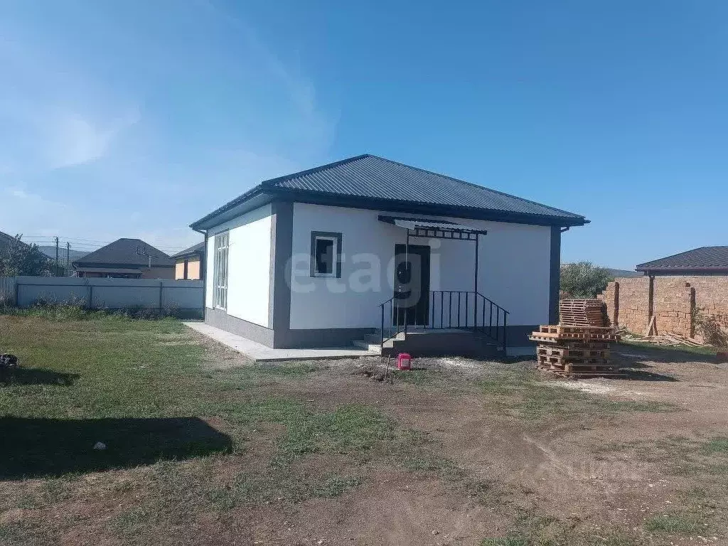 Дом в Крым, Симферопольский район, с. Доброе ул. Чохрахлы (70 м) - Фото 2