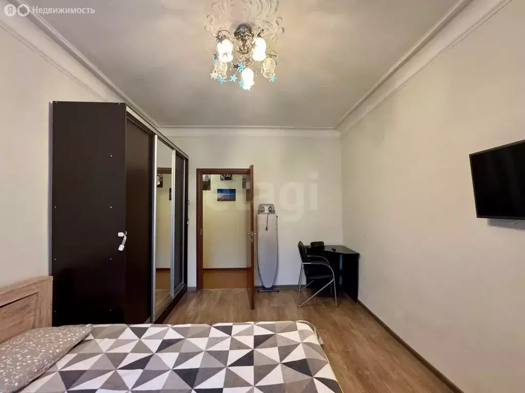 3-комнатная квартира: Санкт-Петербург, Кирилловская улица, 22 (79.3 м) - Фото 1