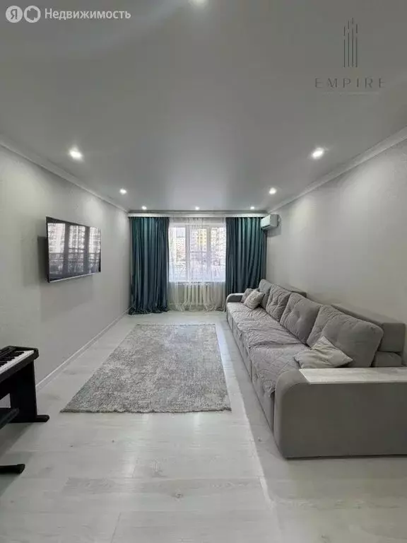 3-комнатная квартира: Грозный, улица А.А. Айдамирова, 133к10 (74 м) - Фото 1