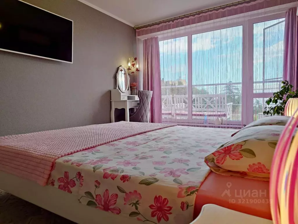 1-к кв. Крым, Алушта ул. Перекопская, 4В (53.0 м) - Фото 1