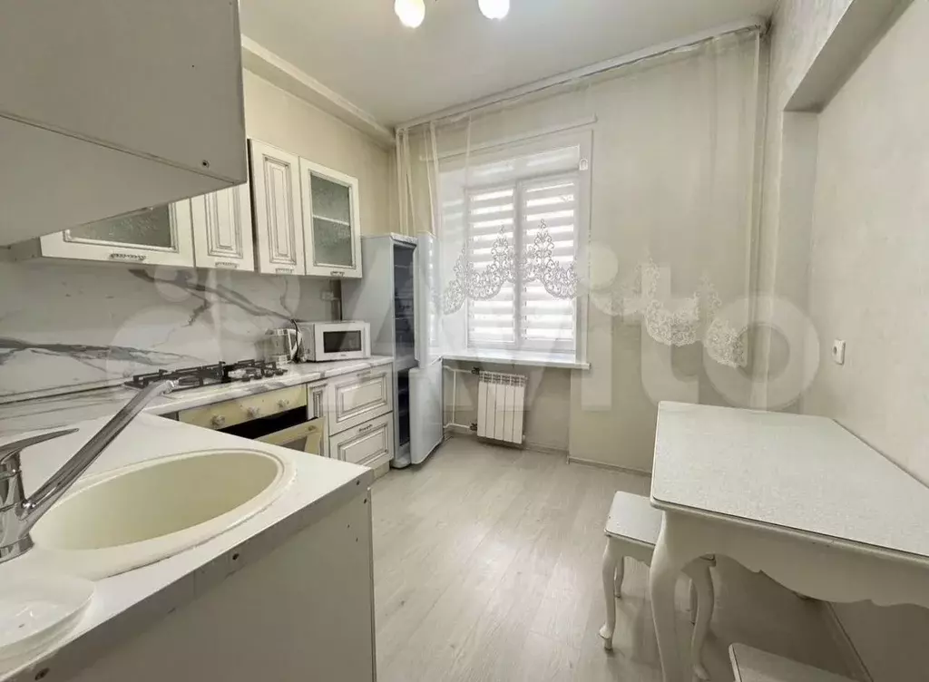 2-к. квартира, 60 м, 1/3 эт. - Фото 0