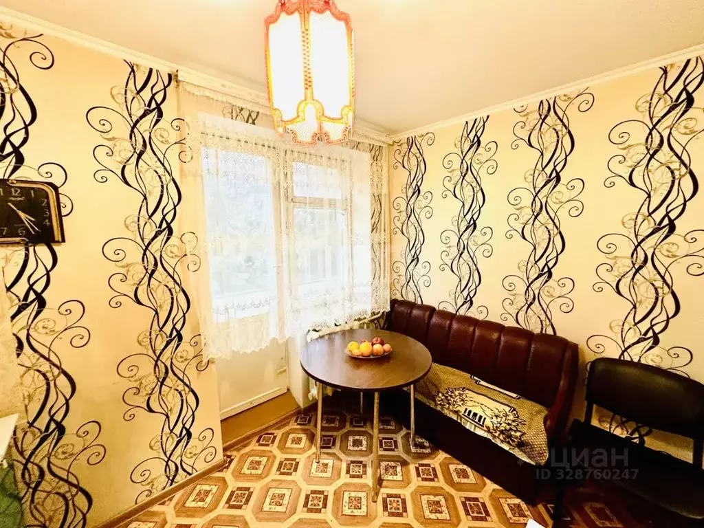 3-к кв. Крым, Красногвардейский район, Октябрьское пгт ул. Кондрашина ... - Фото 2