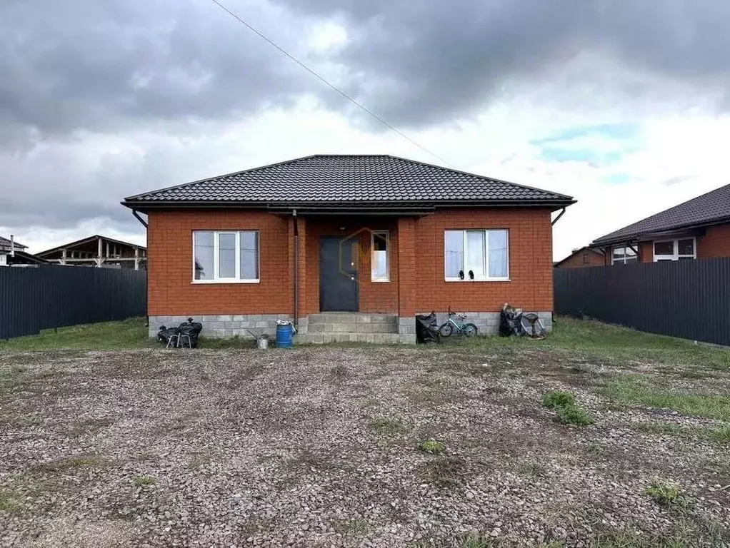 Дом в Белгородская область, Строитель Яковлевский городской округ, ул. ... - Фото 1