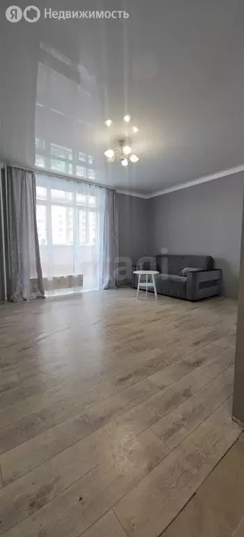 Квартира-студия: Тюмень, улица Тимофея Чаркова, 79к1 (32.2 м) - Фото 1
