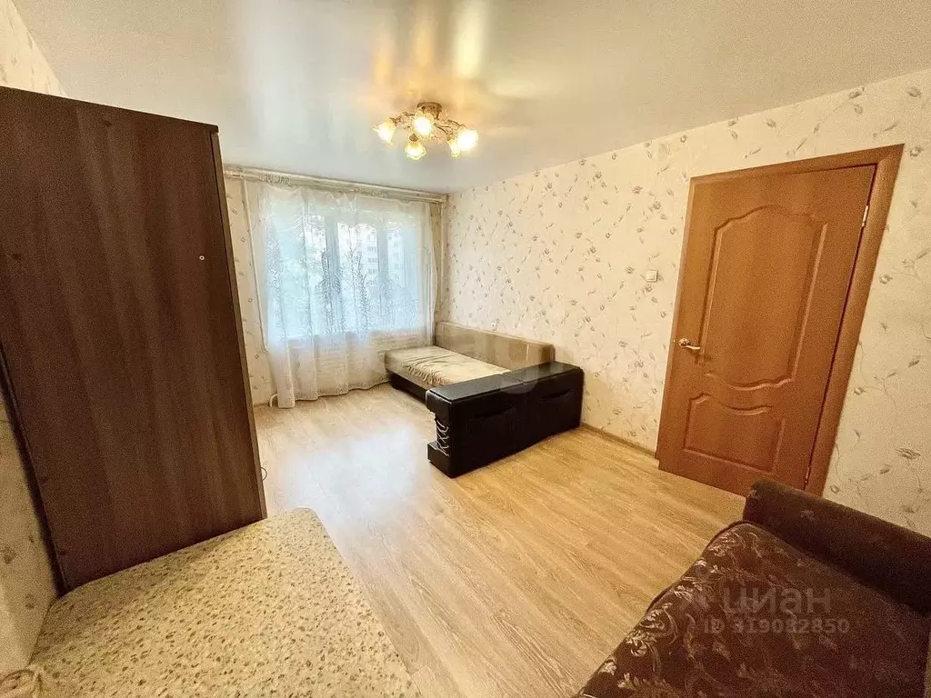 1-к кв. Удмуртия, Ижевск ул. 10 лет Октября, 2 (28.6 м) - Фото 1