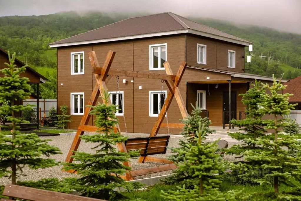 Дом в Камчатский край, Елизово пер. 5-й Лыжный, 6 (180 м) - Фото 1