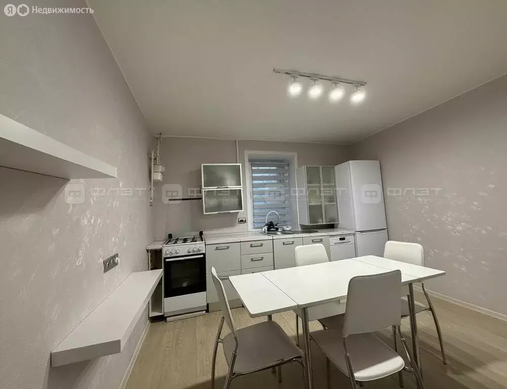 2-комнатная квартира: Казань, улица Коммунаров, 2 (52.6 м) - Фото 2