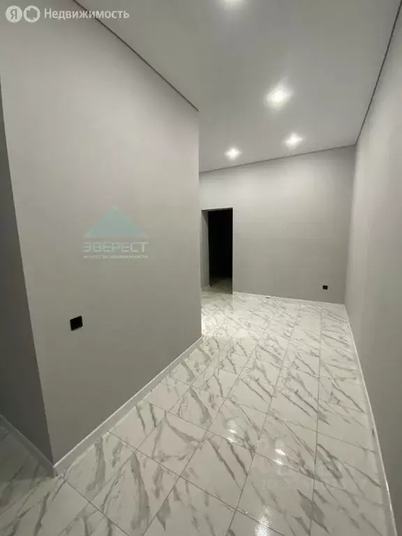 3-комнатная квартира: Черногорск, проспект Космонавтов, 35А (94 м) - Фото 1