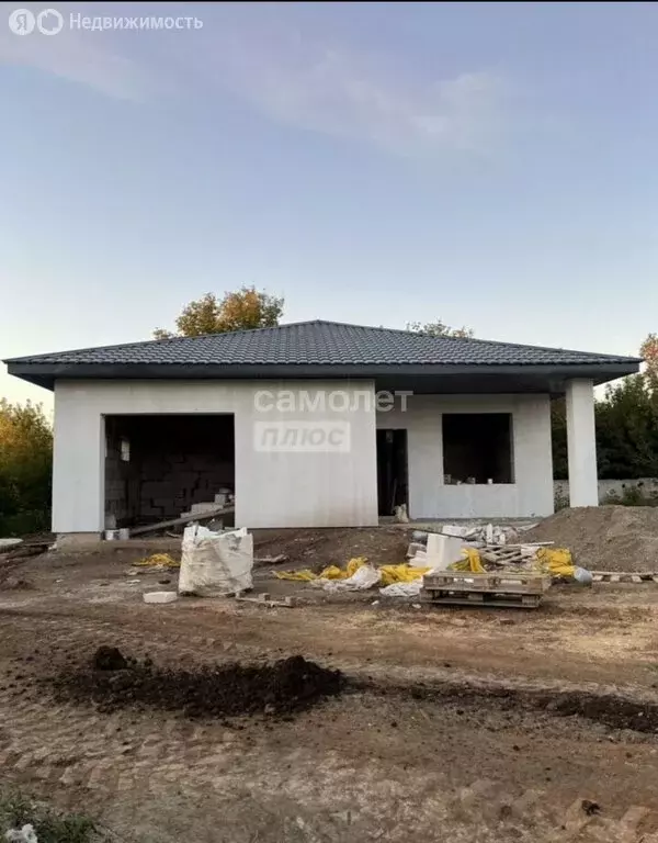 Дом в Октябрьский, Рассветная улица (100 м) - Фото 1