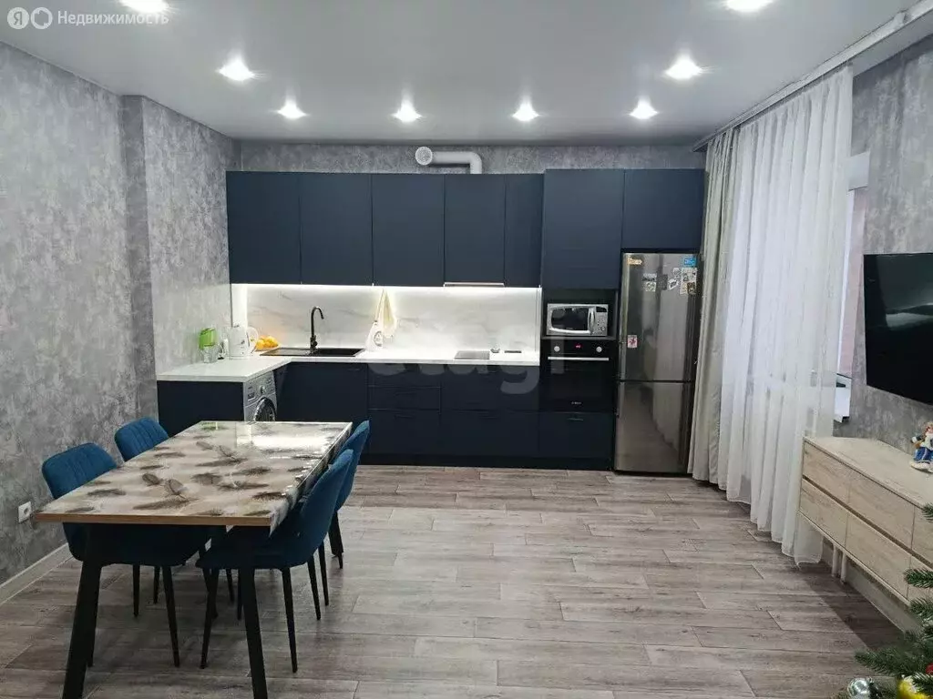 3-комнатная квартира: Черногорск, улица Генерала Тихонова, 4В (71.9 м) - Фото 2