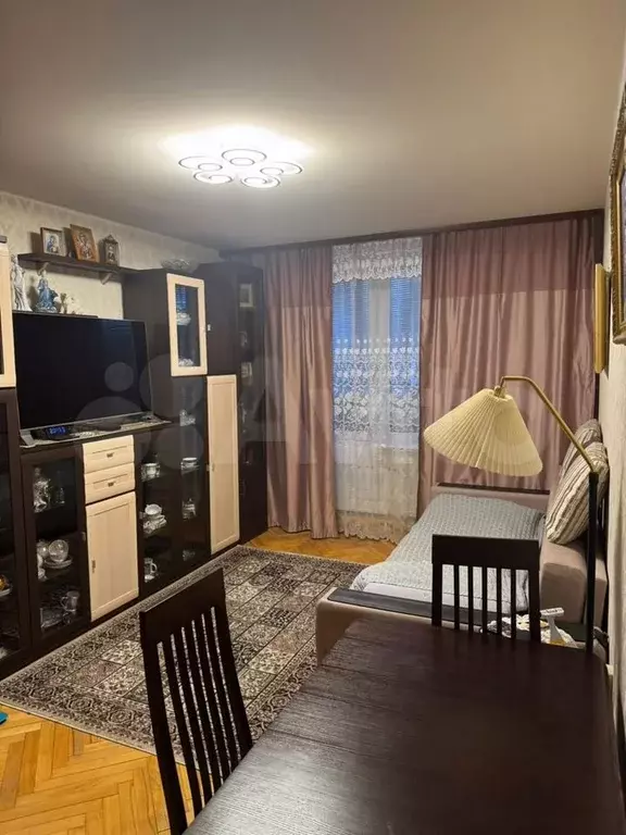 Доля в 2-к. квартире, 46,6 м, 10/15 эт. - Фото 0