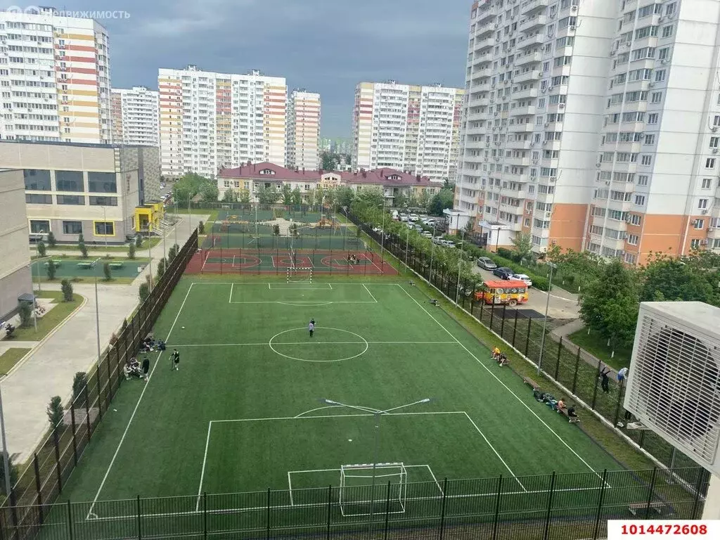 3-комнатная квартира: Краснодар, Черкасская улица, 133 (79.1 м) - Фото 1