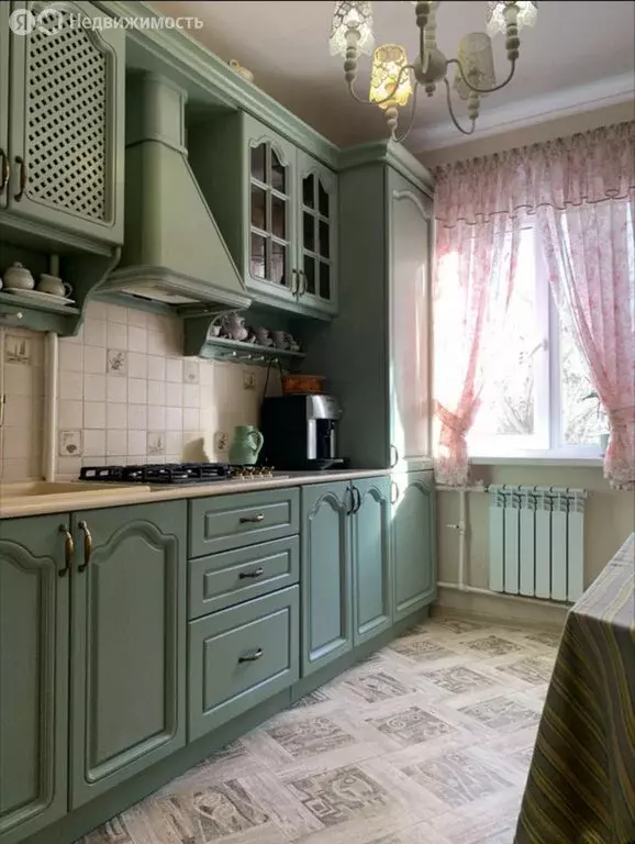 3-комнатная квартира: Астрахань, улица Набережная Приволжского Затона, ... - Фото 1