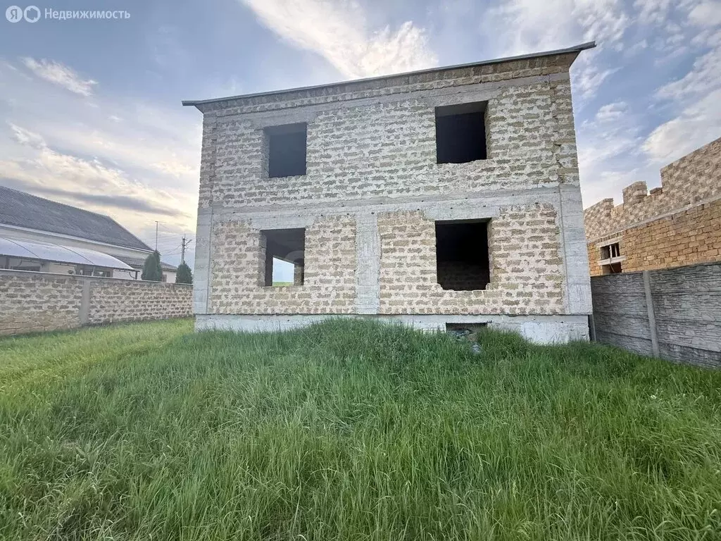 Дом в Украинка, улица Дружбы (170 м) - Фото 2