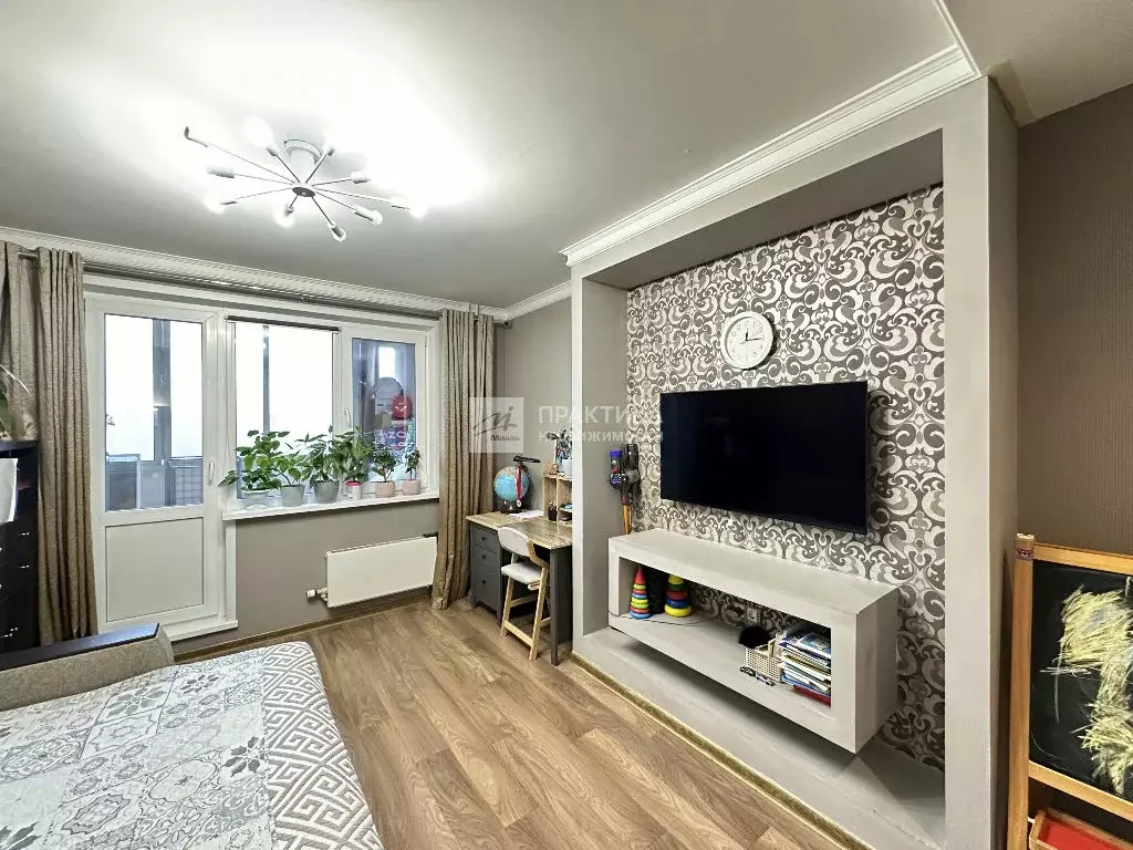 Продается 3-комнатная квартира - Фото 1