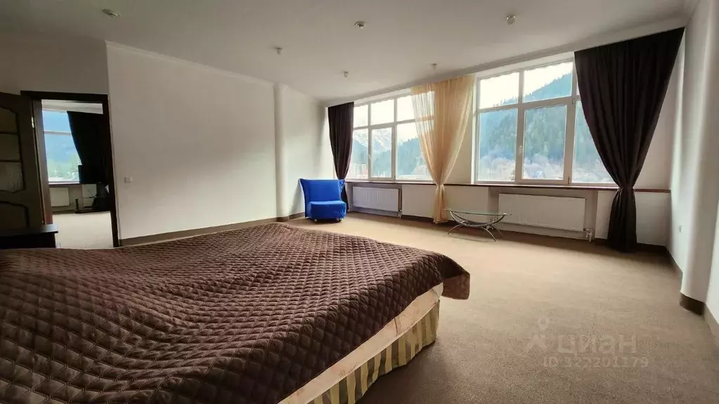 2-к кв. Карачаево-Черкесия, Домбай кп ул. Карачаевская, 72 (50.0 м) - Фото 1