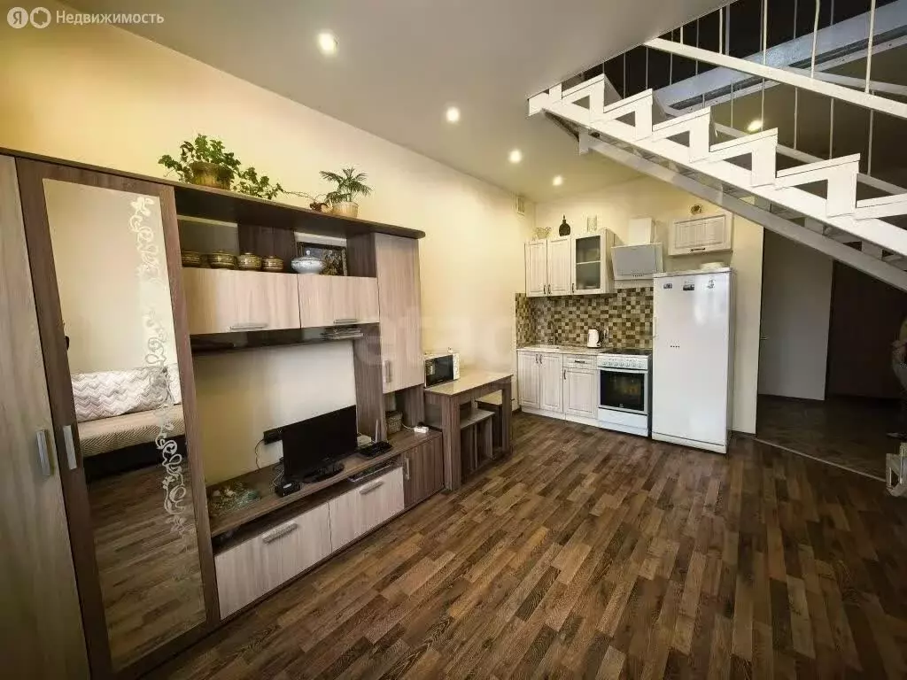 2-комнатная квартира: посёлок Октябрьский, Локтинская улица, 6/2 (60 ... - Фото 1