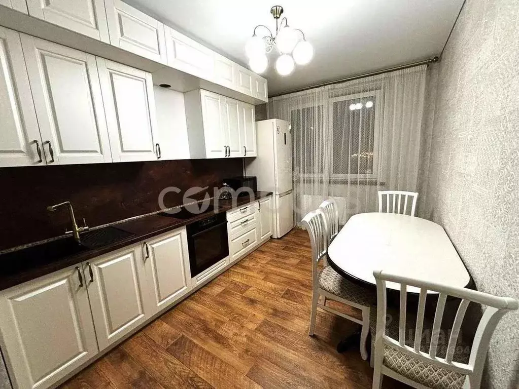 2-к кв. Тюменская область, Тюмень ул. Газовиков, 35 (67.7 м) - Фото 1