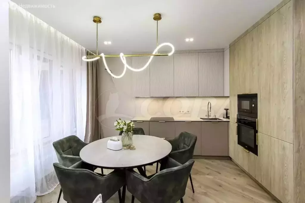 3-комнатная квартира: Тюмень, улица Разведчика Кузнецова, 7 (91.8 м) - Фото 1