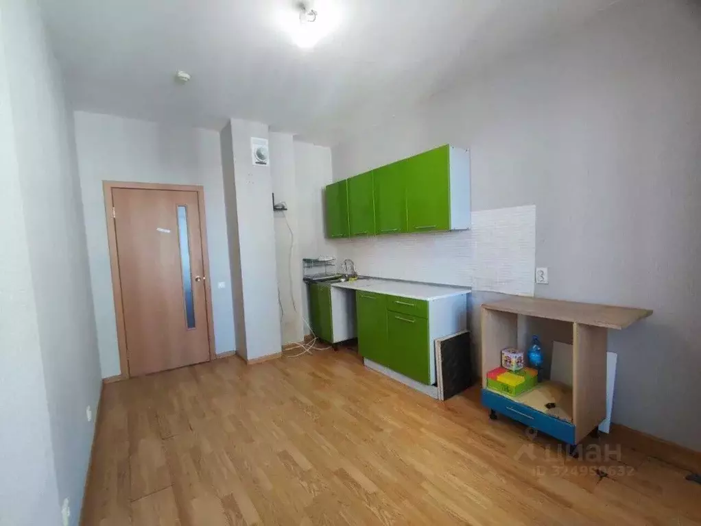 3-к кв. Свердловская область, Екатеринбург ул. Краснолесья, 135 (82.0 ... - Фото 2