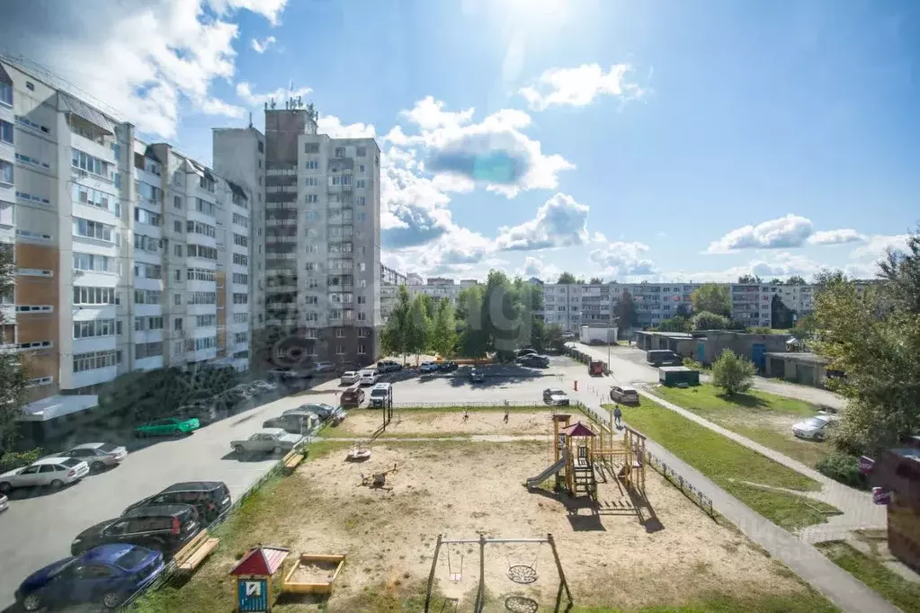 2-к кв. Тюменская область, Тобольск 10-й мкр, 36 (46.6 м) - Фото 1