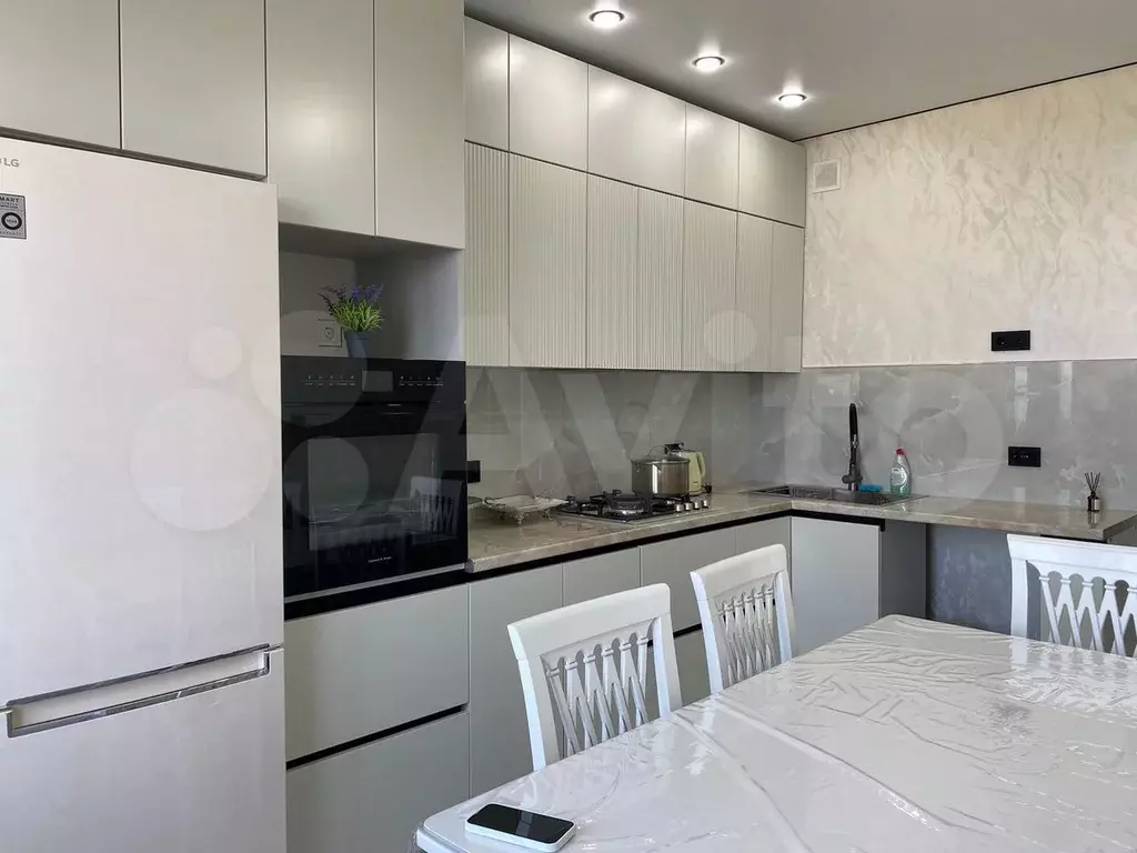 2-к. квартира, 60 м, 10/10 эт. - Фото 0