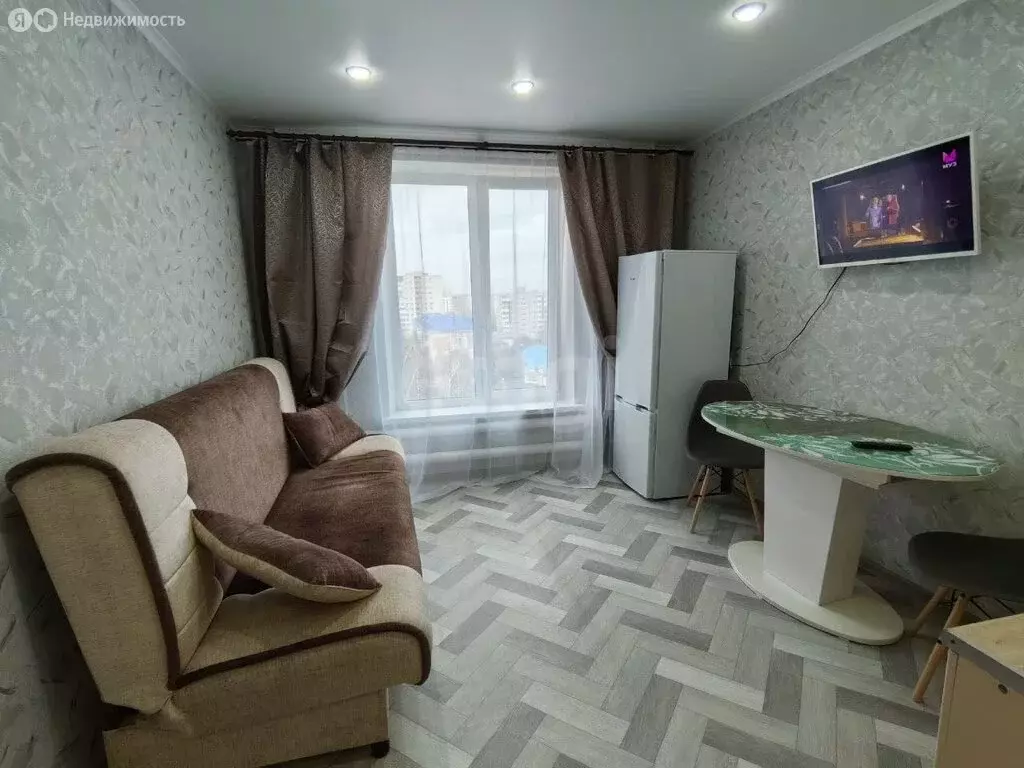 Квартира-студия: Тобольск, 6-й микрорайон, 28А (17 м) - Фото 1