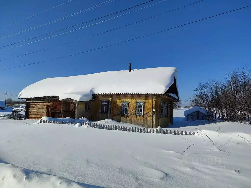 Дом в Пермский край, Ильинский муниципальный округ, с. Сретенское ул. ... - Фото 1