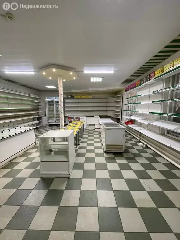 Торговая площадь (385 м) - Фото 2