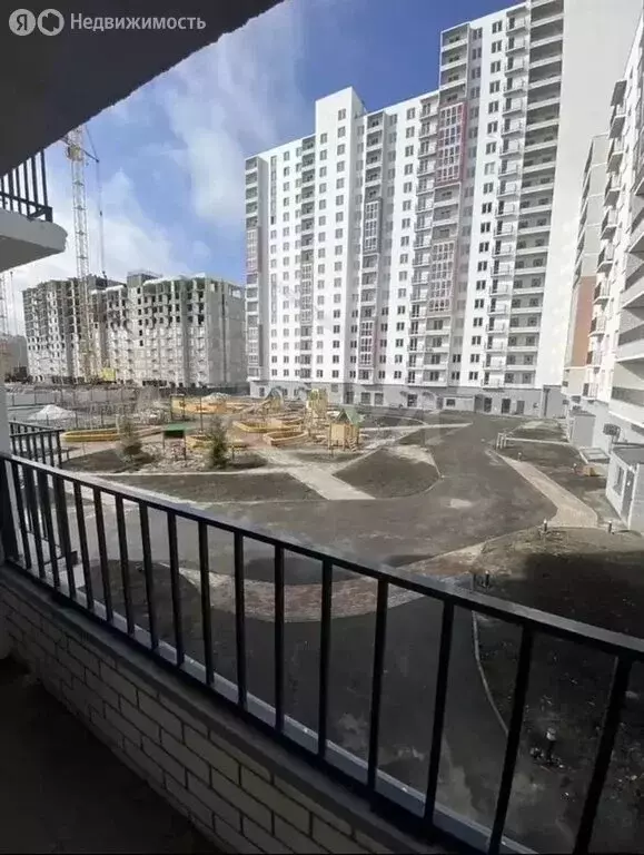 3-комнатная квартира: деревня Патрушева, улица Петра Ершова, 10 (72 м) - Фото 1