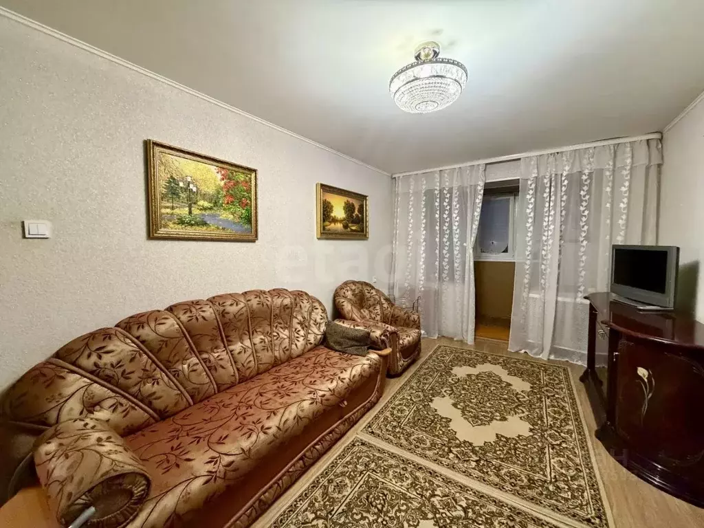 2-к кв. Тюменская область, Тюмень ул. 50 лет Октября, 64 (45.0 м) - Фото 1
