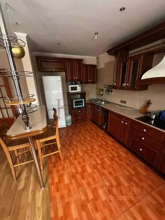 5-к кв. Новосибирская область, Новосибирск Радужная ул., 3 (270.0 м) - Фото 1