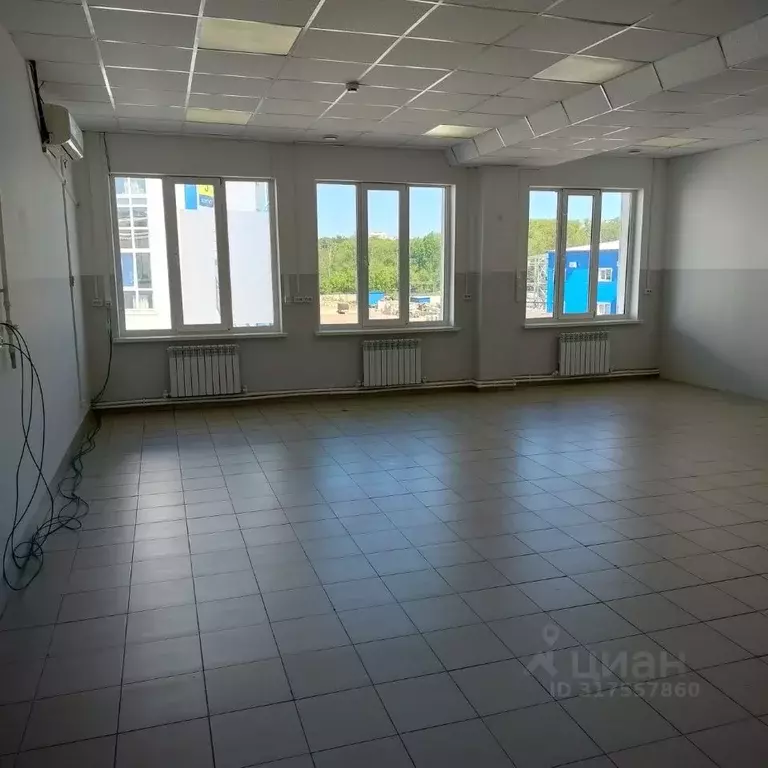 Помещение свободного назначения в Татарстан, Казань ул. Дементьева, ... - Фото 1