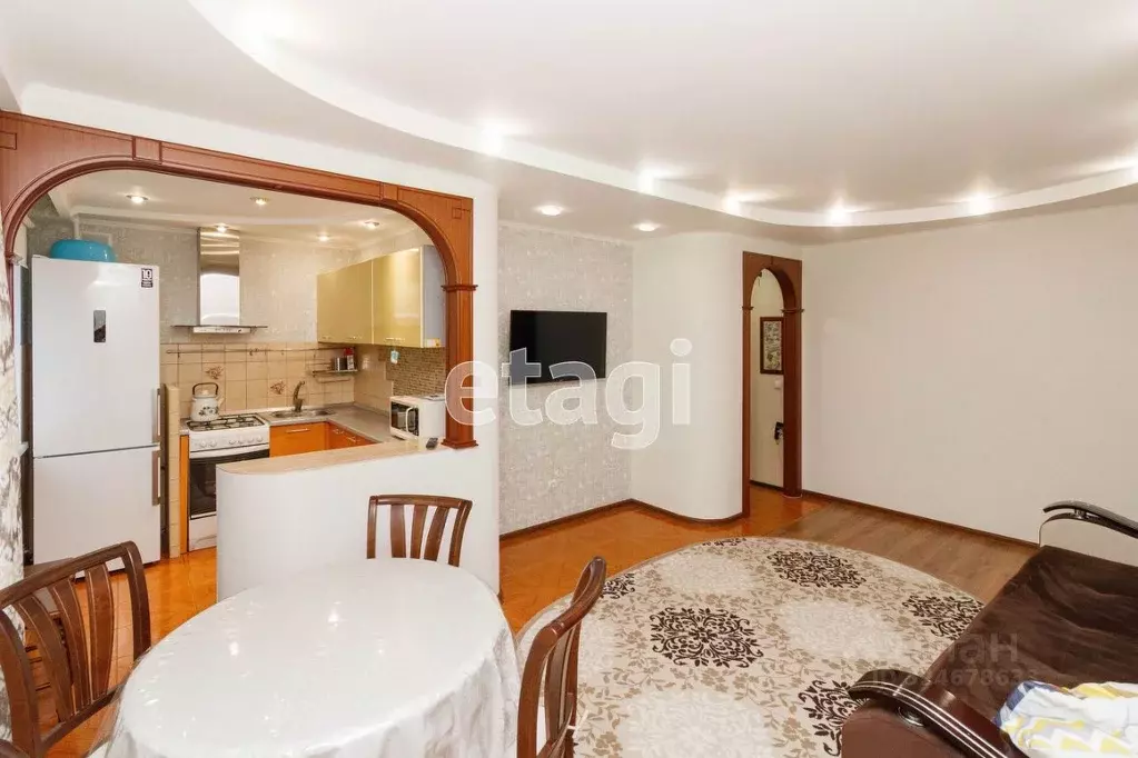 2-к кв. Тюменская область, Тюмень ул. Мельникайте, 64 (59.2 м) - Фото 1