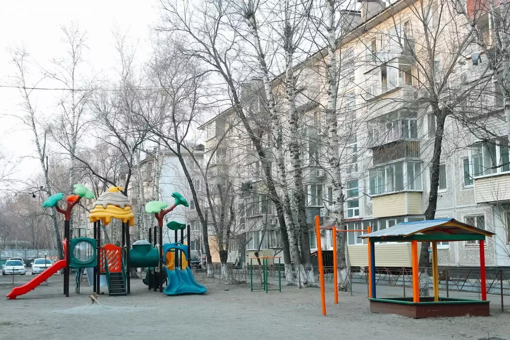 3-комнатная квартира: Благовещенск, улица Чайковского, 135 (67 м) - Фото 1