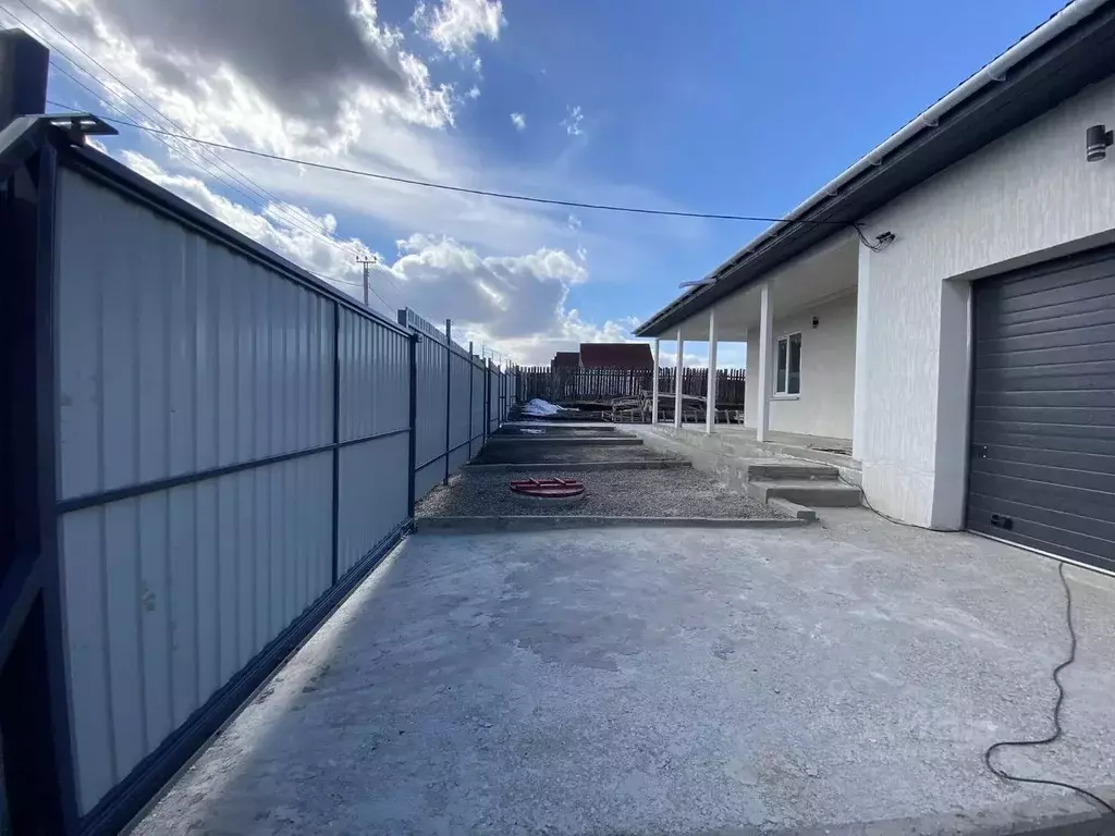 Дом в Иркутская область, Иркутский муниципальный округ, с. Хомутово  ... - Фото 2