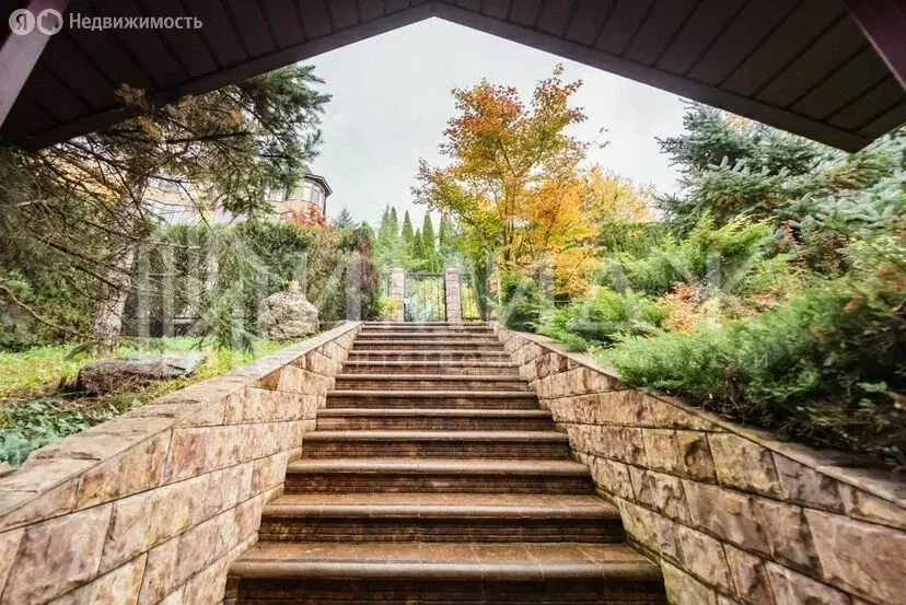 Дом в Красная Поляна, улица Защитников Кавказа (400 м) - Фото 1