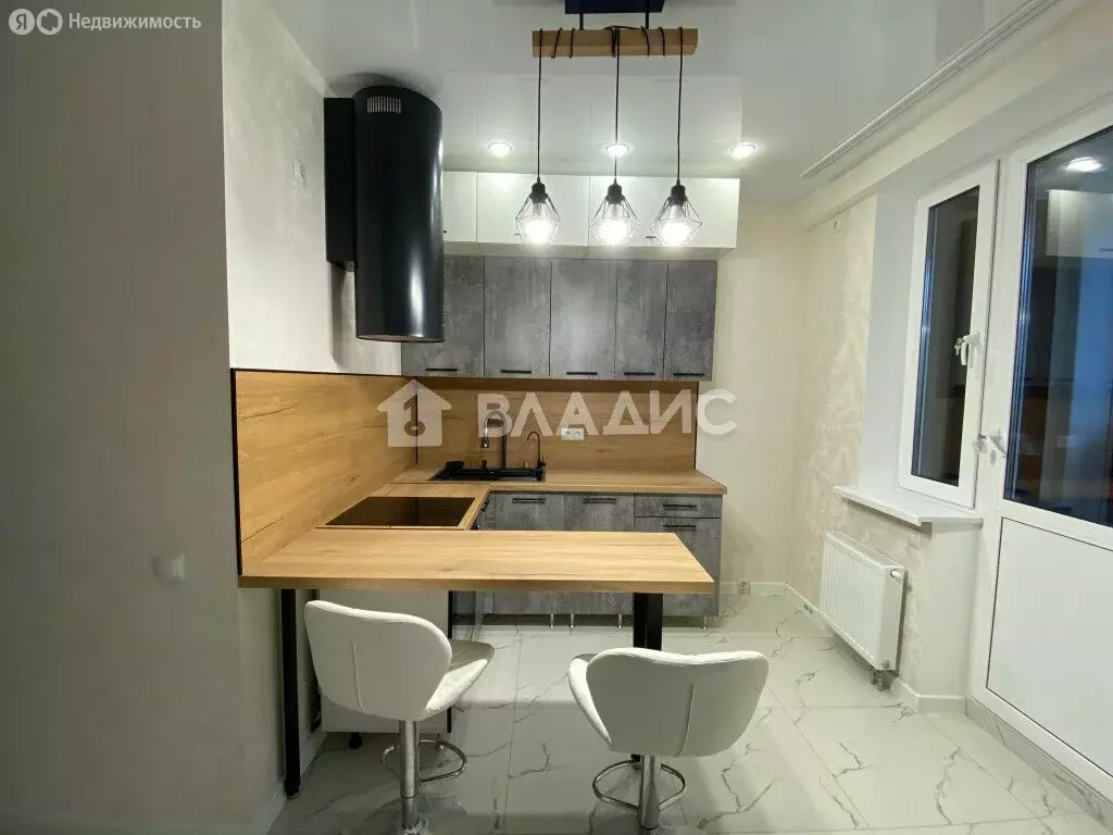 2-комнатная квартира: посёлок Развилка, жилой комплекс Три Квартала, ... - Фото 0