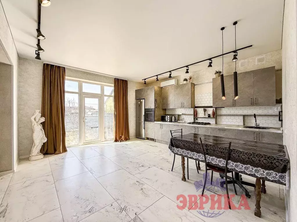 Дом в Краснодарский край, Крымск ул. Ветеранов, 73 (196 м) - Фото 1
