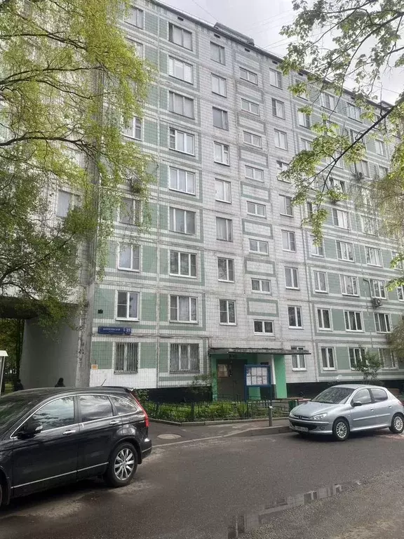 Комната 22 м в 3-к., 4/9 эт. - Фото 0