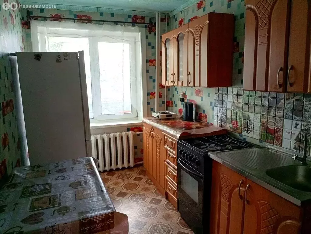 2-комнатная квартира: село Возжаевка, улица Гагарина, 41 (50 м) - Фото 0
