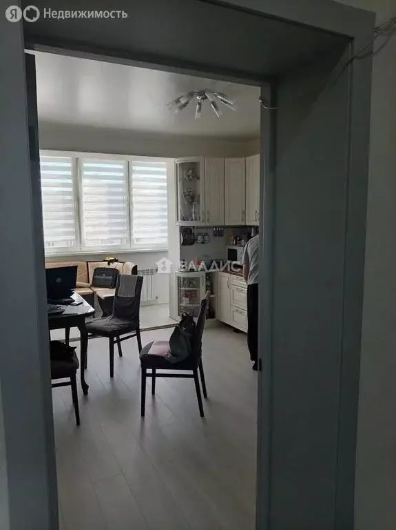 3-комнатная квартира: Калининград, улица Виктора Денисова, 10 (82.6 м) - Фото 1