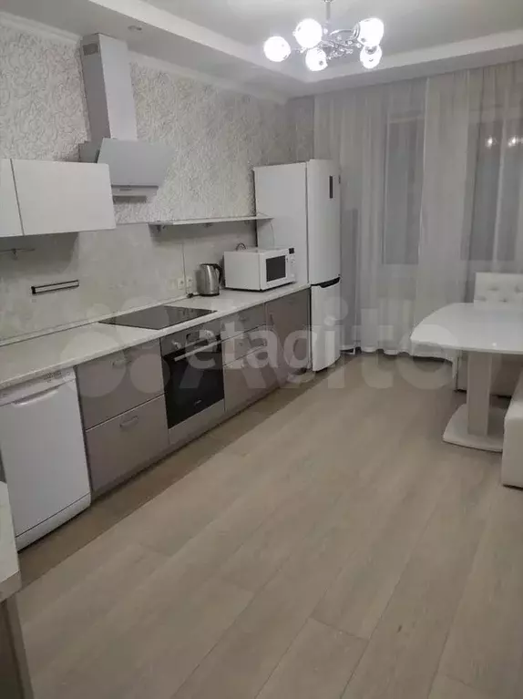 2-к. квартира, 56 м, 6/8 эт. - Фото 0