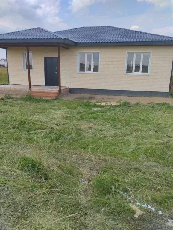 Дом в Омская область, Омский район, Магистральное с/пос, с. Ребровка  ... - Фото 1