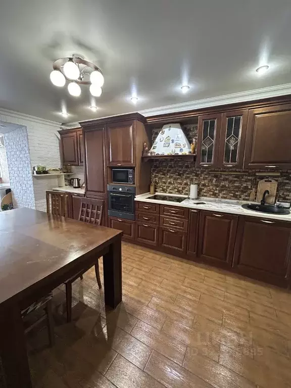 3-к кв. Саратовская область, Саратов ул. Имени С.Т. Разина, 54 (95.6 ... - Фото 1