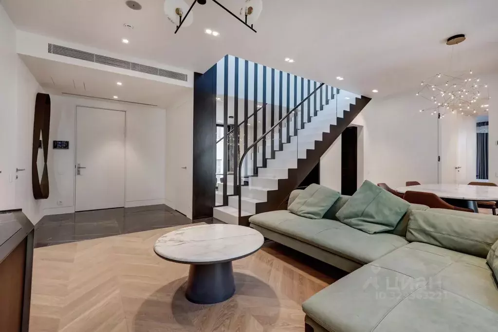 3-к кв. Москва ул. Большая Дмитровка, 9А (128.06 м) - Фото 1