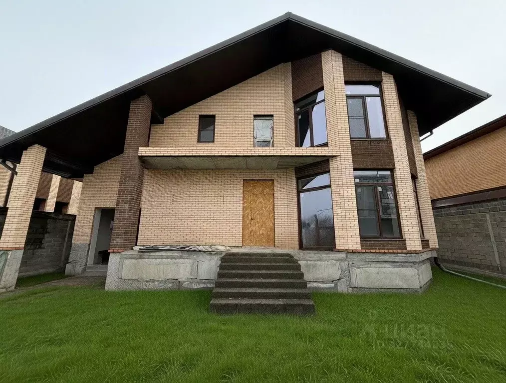 Дом в Северная Осетия, Владикавказ просп. Коста, 12Ас4 (340 м) - Фото 1