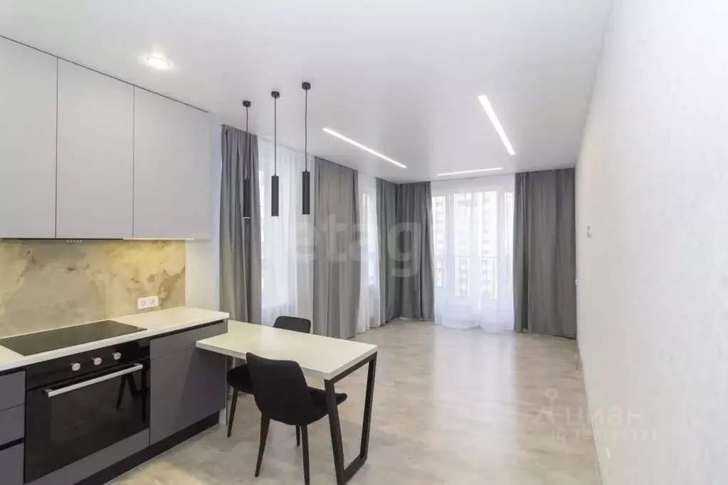 2-к кв. Тюменская область, Тюмень ул. Василия Подшибякина, 11 (66.9 м) - Фото 1