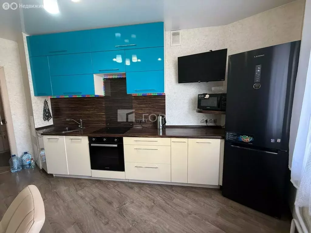 3-комнатная квартира: Новосибирск, улица Макаренко, 52 (77 м) - Фото 1